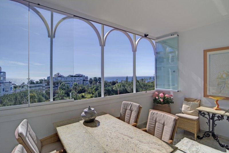 Grand 3bed luxury apartment for sale with 3 terraces in Playas del