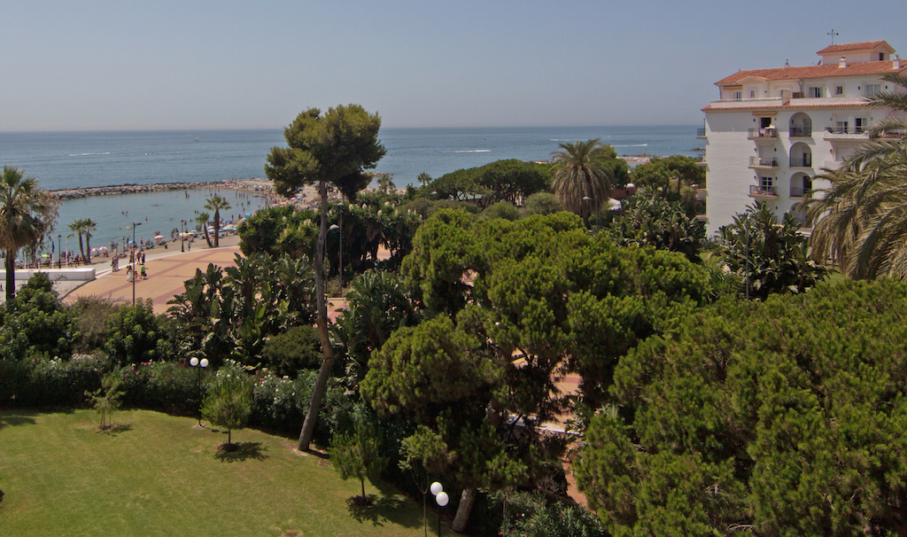 Renovated 2bed apartment for sale in Playas del Duque, Puerto Banus